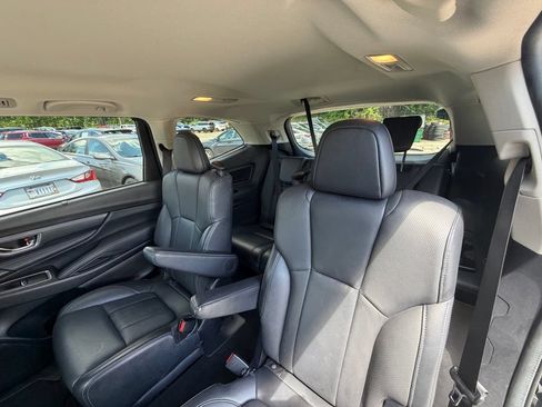 Used 2023 Subaru Ascent Limited AWD/4WD image 9