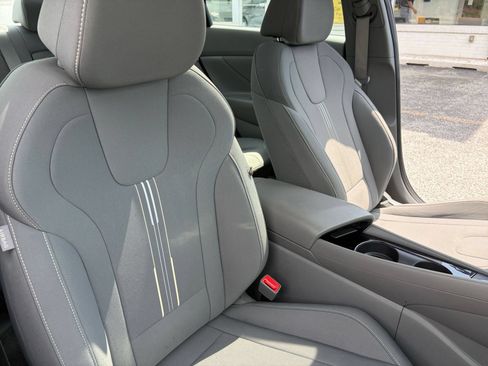 Used 2025 Hyundai Elantra SEL FWD image 37