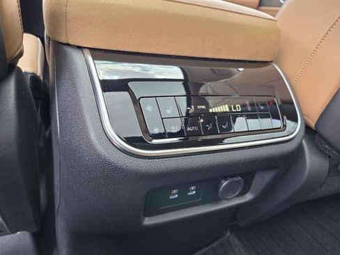 Used 2026 INFINITI QX80 Luxe w/ Cargo Package AWD/4WD image 17
