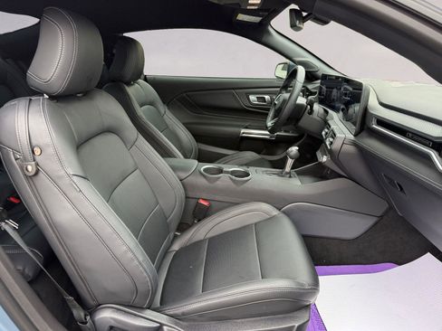 Used 2025 Ford Mustang Premium image 15