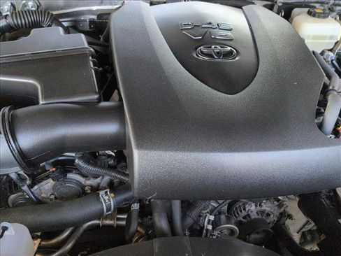 Used 2019 Toyota Tacoma TRD Off-Road image 22