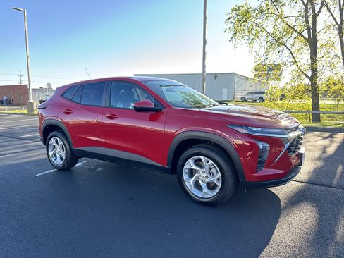 New 2026 Chevrolet Trax LS image 4