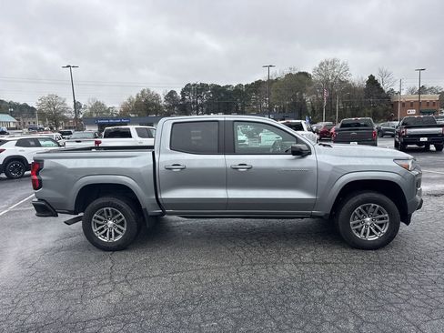 Used 2024 Chevrolet Colorado LT w/ LT Convenience Package image 2