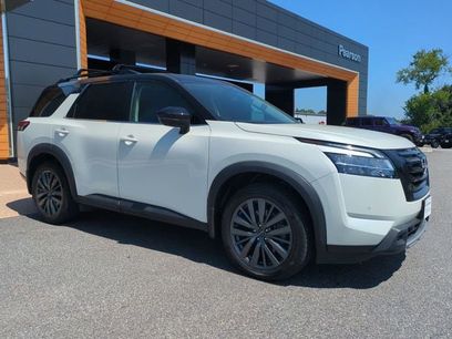Used 2023 Nissan Pathfinder SL w/ SL Premium Package