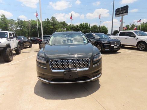 Used 2022 Lincoln Nautilus FWD w/ Premium Package image 4