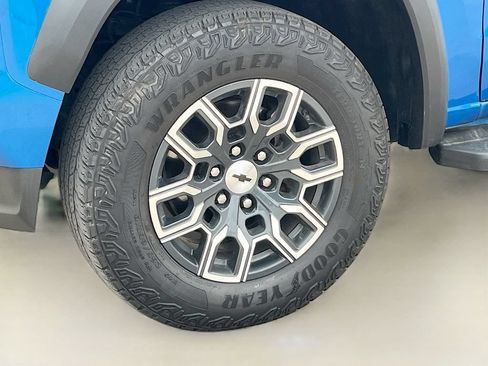 Used 2023 Chevrolet Colorado Z71 w/ Advanced Trailering Package AWD/4WD image 30