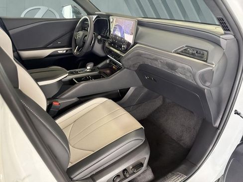 Certified 2026 Lexus TX 500h AWD w/ Technology Package image 28