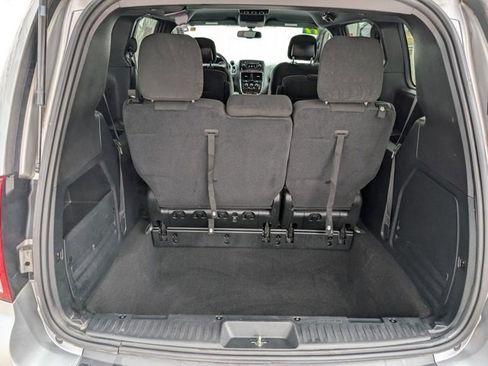 Used 2017 Dodge Grand Caravan SE image 18