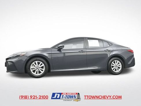 Used 2025 Toyota Camry LE FWD image 52