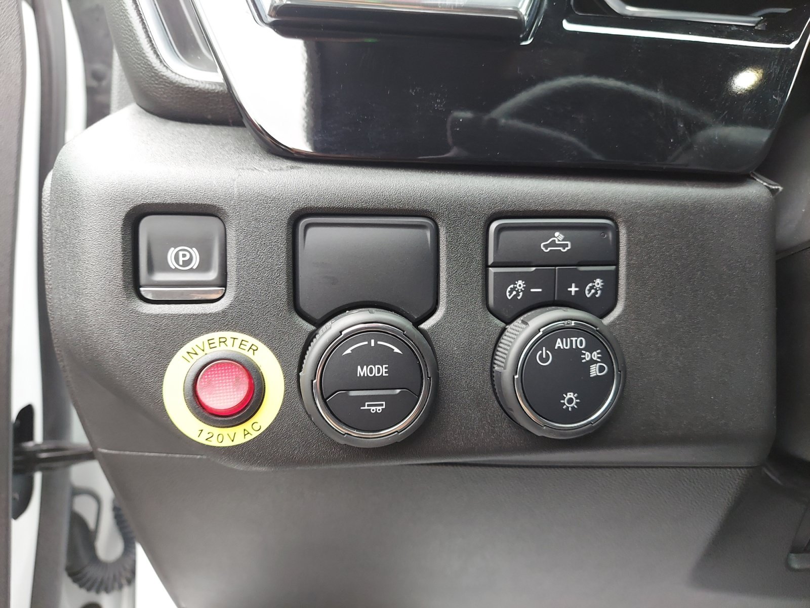 Used 2025 Chevrolet Silverado 1500 LT RWD image 28