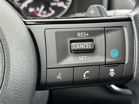 Used 2023 Nissan Rogue SV FWD image 27