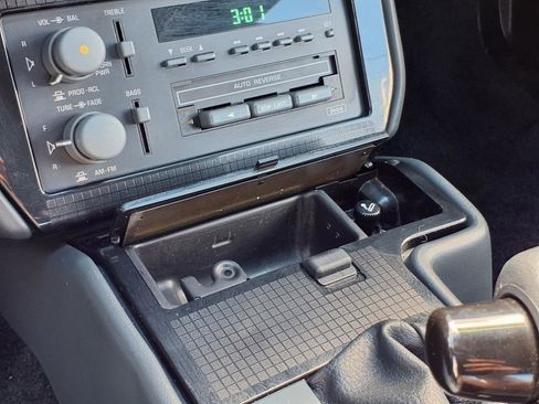 Used 1991 Pontiac Firebird Coupe image 15