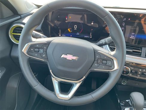 Used 2025 Chevrolet Trax LT w/ Driver Confidence Package image 16