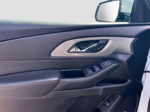 Used 2020 Chevrolet Traverse RS image 9