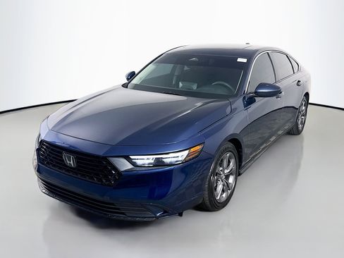 Used 2023 Honda Accord EX image 4