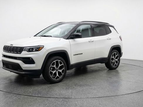 Used 2025 Jeep Compass Limited AWD/4WD image 3