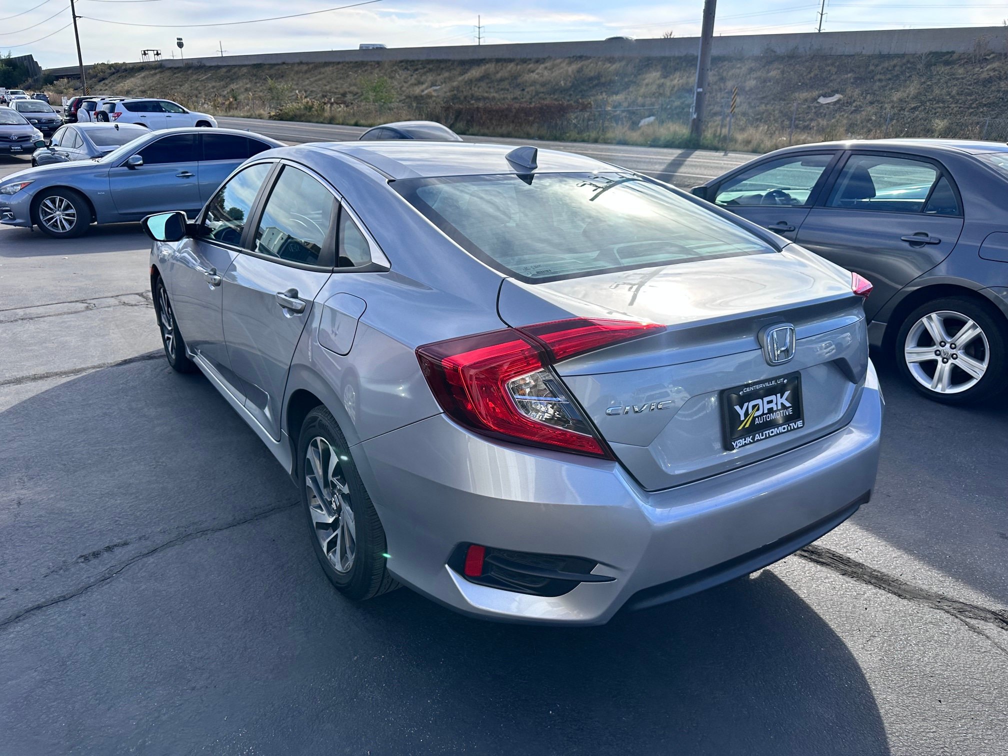 Used 2017 Honda Civic EX image 4