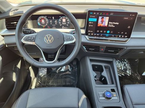 New 2026 Volkswagen Tiguan SE AWD/4WD image 23