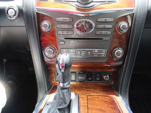 Used 2017 INFINITI QX80 2WD w/ Deluxe Technology Package image 21