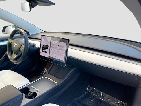 Used 2021 Tesla Model 3 Standard Range Plus RWD image 27