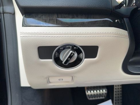 Used 2013 Mercedes-Benz SL 550 image 15