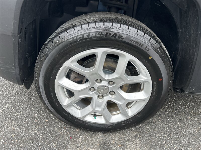Used 2018 Jeep Renegade Sport w/ Power & Air Group AWD/4WD image 7