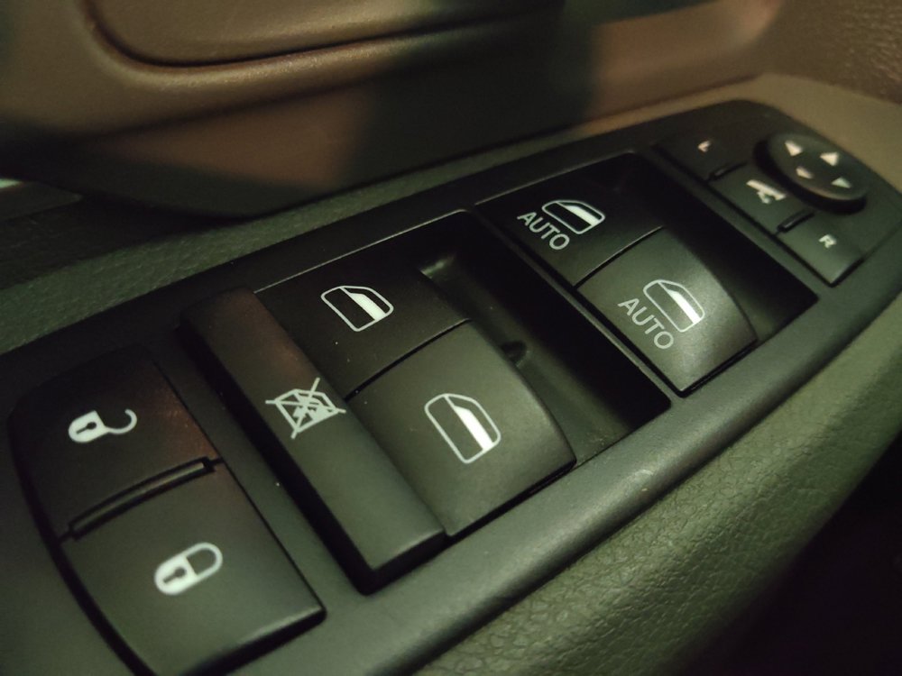 Used 2019 RAM 1500 Classic SLT w/ Luxury Group AWD/4WD image 27