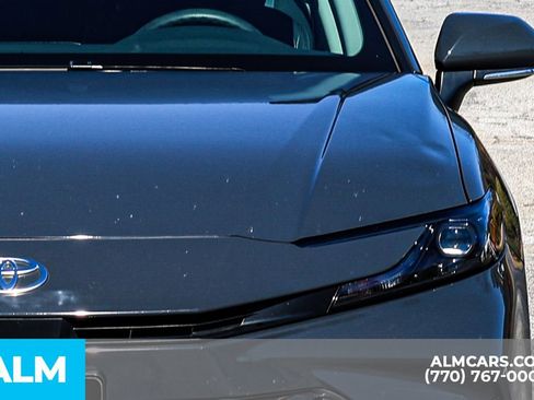 Used 2025 Toyota Camry LE image 16