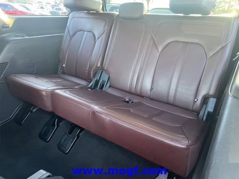Used 2024 Ford Expedition Limited image 26