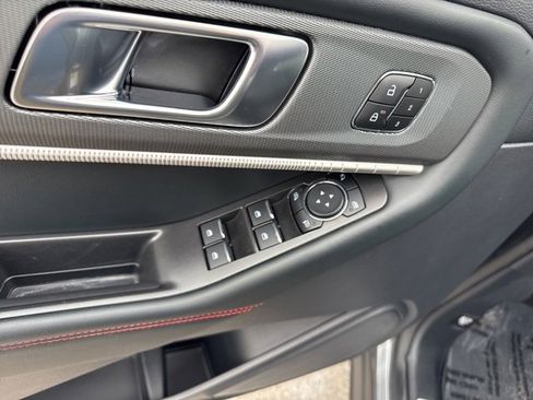 Used 2025 Ford Explorer ST-Line w/ Premium Package image 13