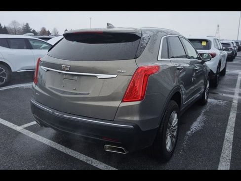 Used 2017 Cadillac XT5 Luxury w/ Driver Awareness Package image 5