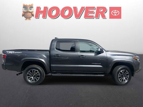 Used 2022 Toyota Tacoma TRD Sport w/ Technology Package image 2