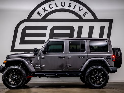 Used 2020 Jeep Wrangler Unlimited Sahara AWD/4WD image 6