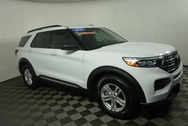 Used 2020 Ford Explorer XLT w/ Comfort Package AWD/4WD image 2
