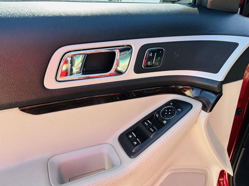 Used 2015 Ford Explorer Limited w/ Equipment Group 302A AWD/4WD image 13