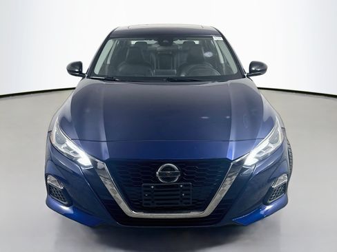 Used 2022 Nissan Altima 2.0 SR FWD image 2