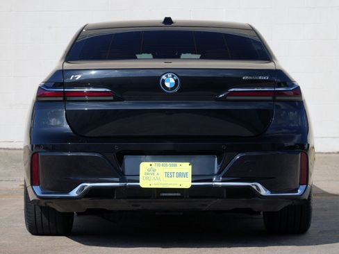 Used 2024 BMW i7 eDrive50 w/ M Sport Package RWD image 11