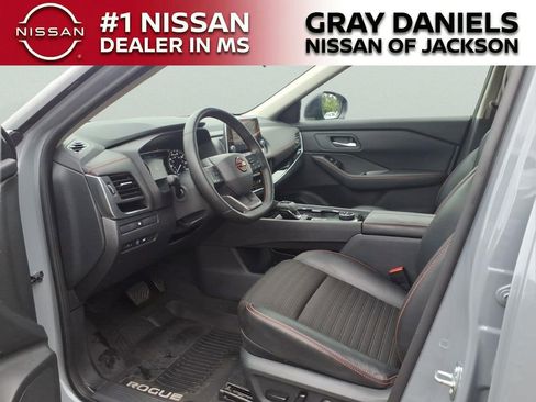 Certified 2025 Nissan Rogue SV AWD/4WD image 24