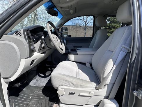 Used 2013 Chevrolet Silverado 2500 LT w/ Custom Sport Truck Package image 10