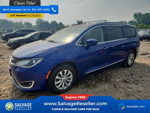 Used 2018 Chrysler Pacifica Touring-L Plus FWD image 1