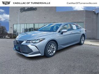 Used 2019 Toyota Avalon XLE w/ Moonroof Package FWD video 1