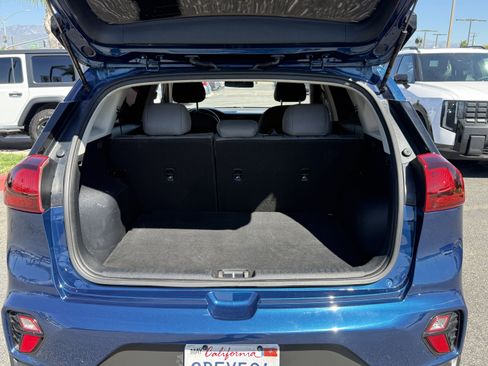 Used 2022 Kia Niro LXS image 10