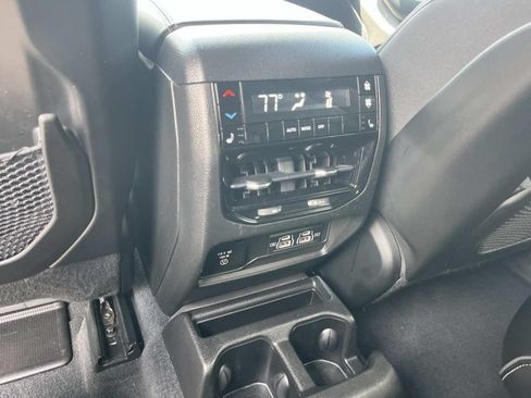 Used 2023 Jeep Grand Cherokee L Overland AWD/4WD image 22