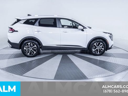 Used 2025 Kia Sportage EX FWD image 11