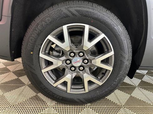 Used 2023 GMC Acadia SLE w/ Driver Convenience Package image 30