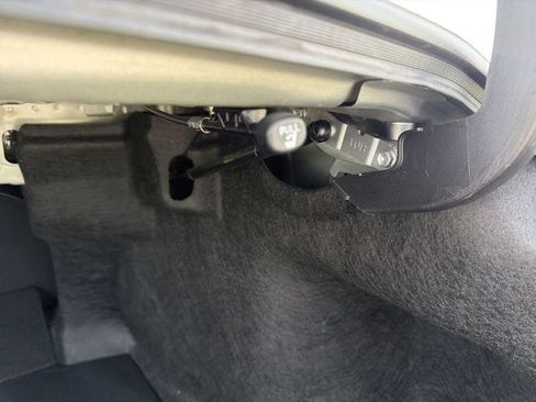 Used 2023 Toyota Camry SE image 19