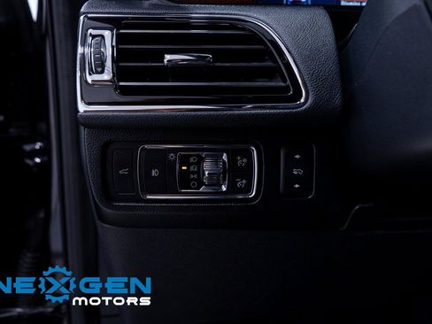 Used 2022 Lincoln Navigator Reserve image 19