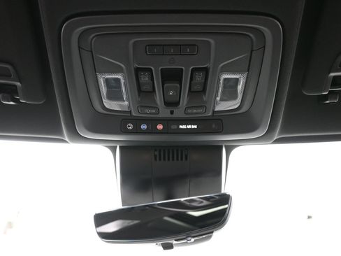 Used 2025 Chevrolet Silverado 2500 ZR2 w/ Technology Package AWD/4WD image 28