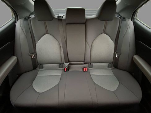 Used 2020 Toyota Camry LE FWD image 14