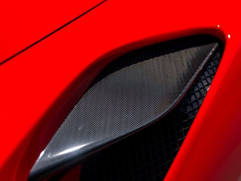 Used 2022 Ferrari F8 Tributo RWD image 24